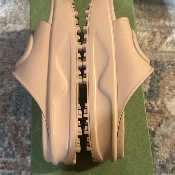 Gucci Soft Rubber Womens Interlocking G Platform Slide Sandals sz 38 - Picture 13 of 14